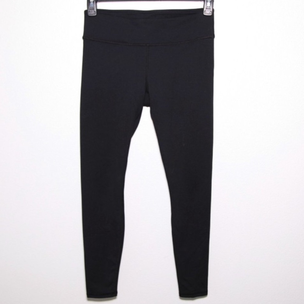 NWT Fabletics Powerhold leggings. Size medium
